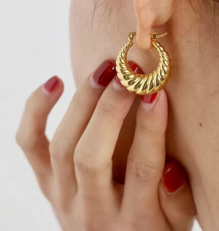 Velira Croissant Earrings