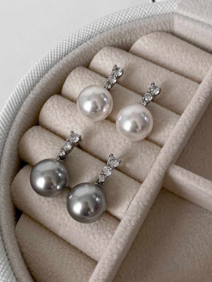 Velira Diamond Pearl Ear studs