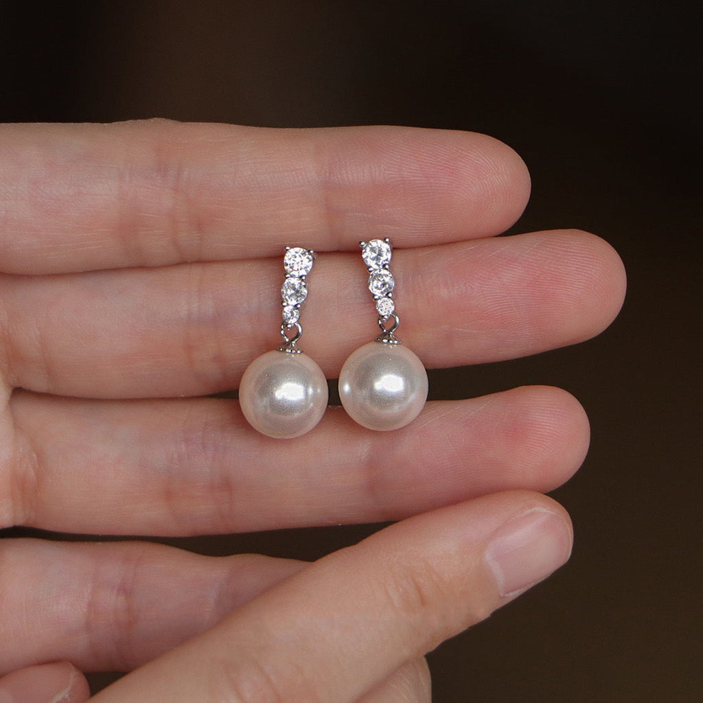 Velira Diamond Pearl Ear studs