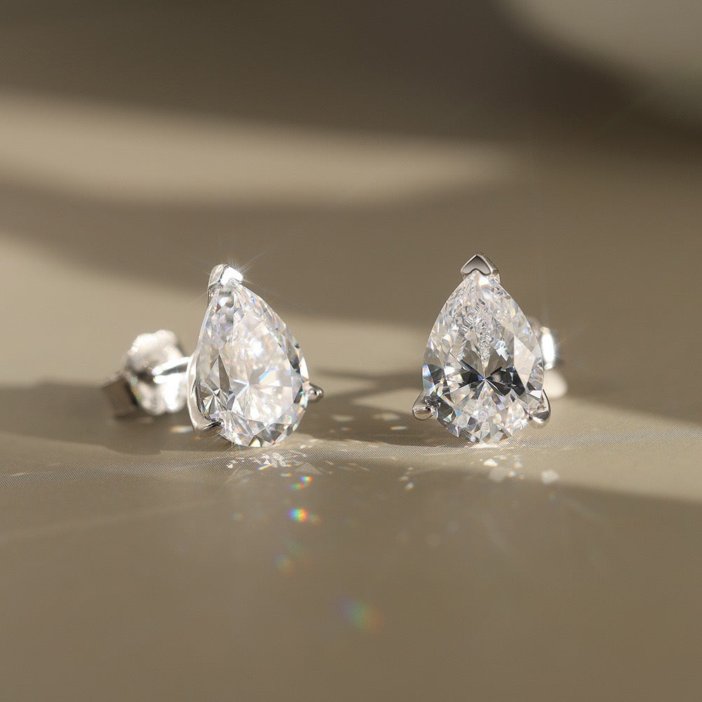 Velira Teardrop Diamond Necklace
