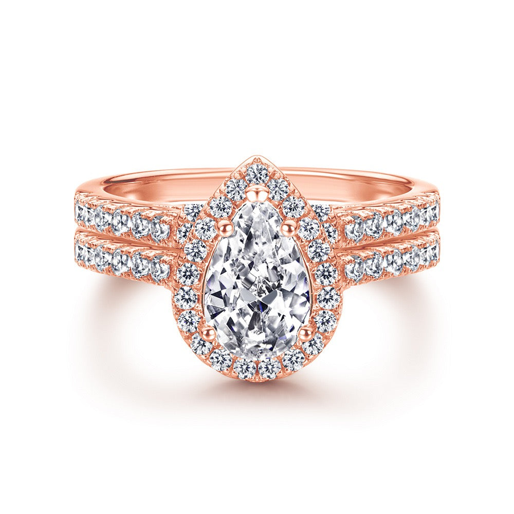 Velira Miaa Pear Ring
