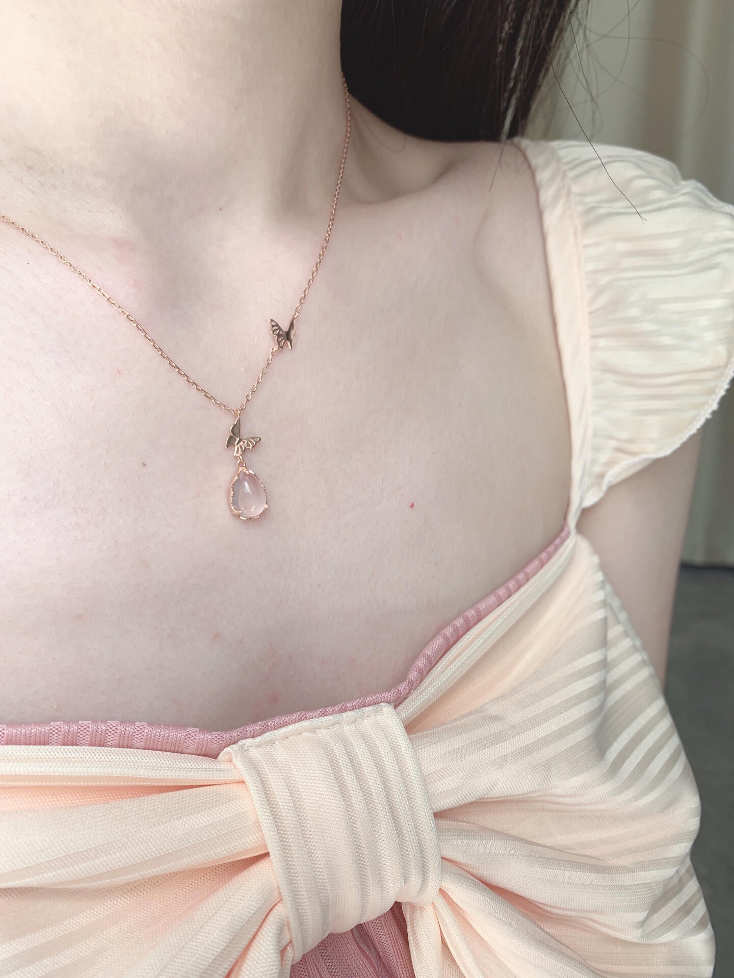 Velira Rose quartz Necklace