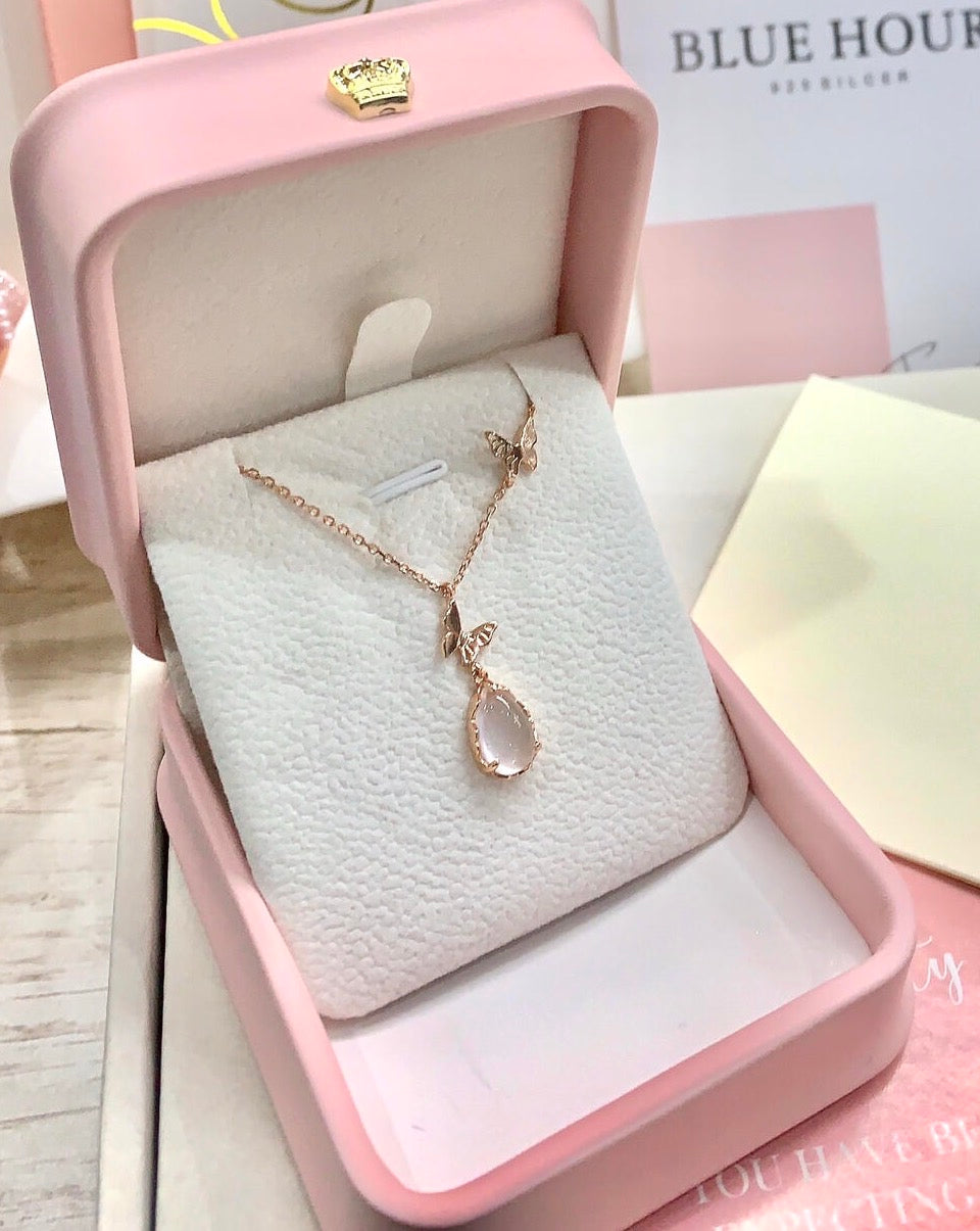 Velira Rose quartz Necklace