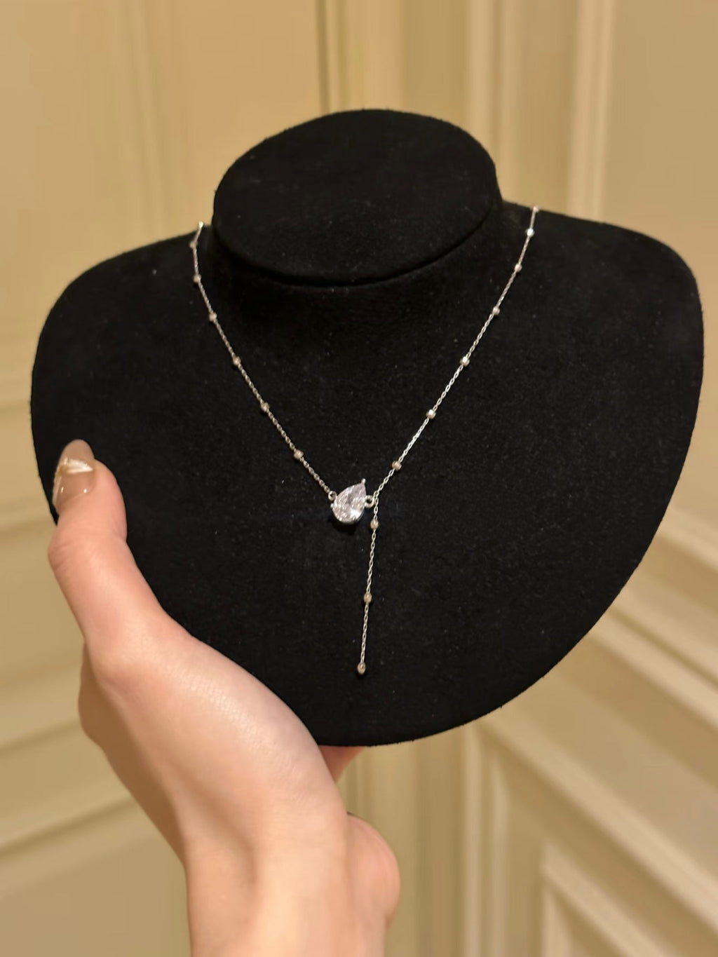Velira Oval T Necklace