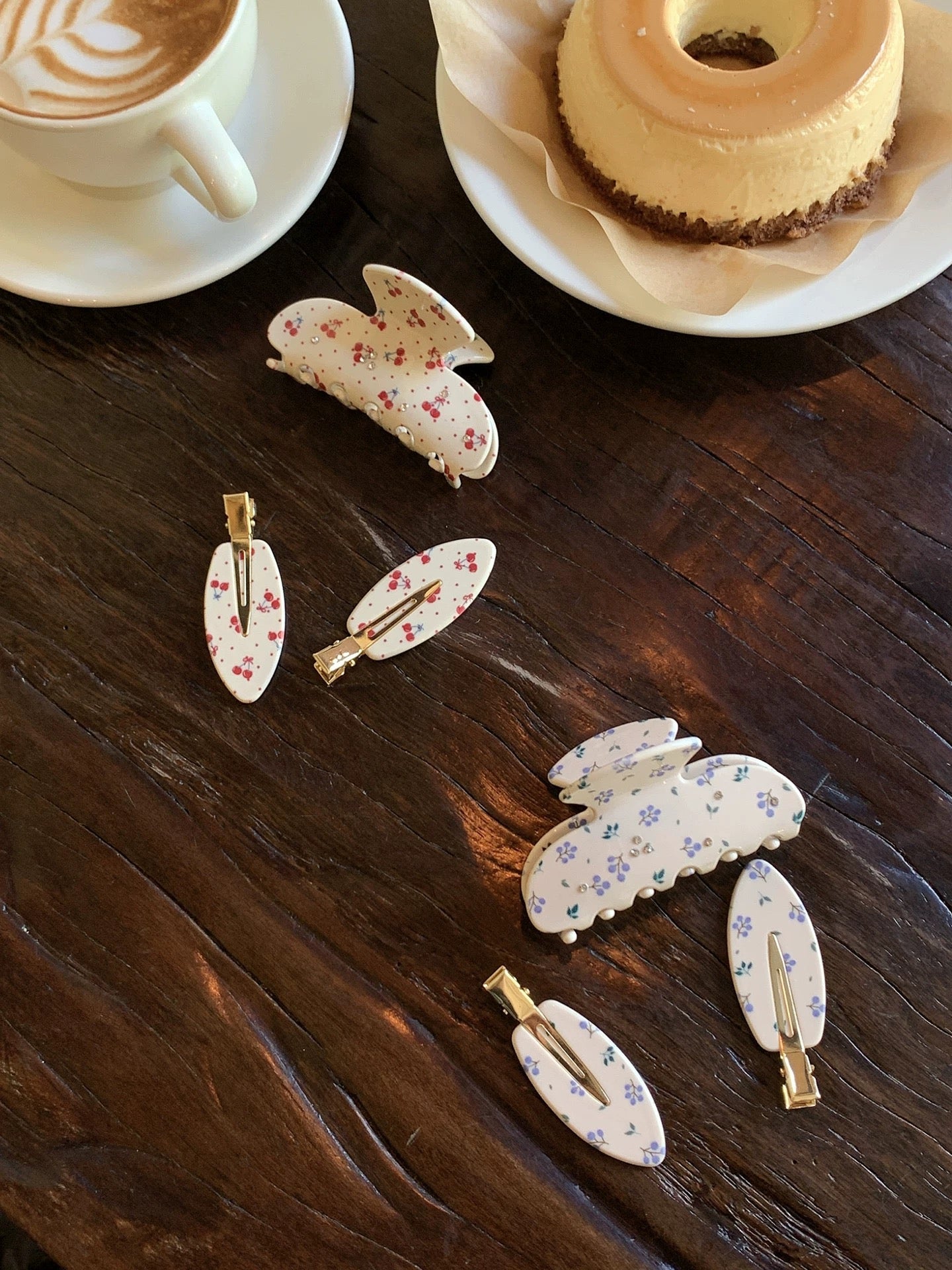 Velira Cherry Claw Clip