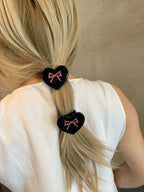Velira Black heart Clip