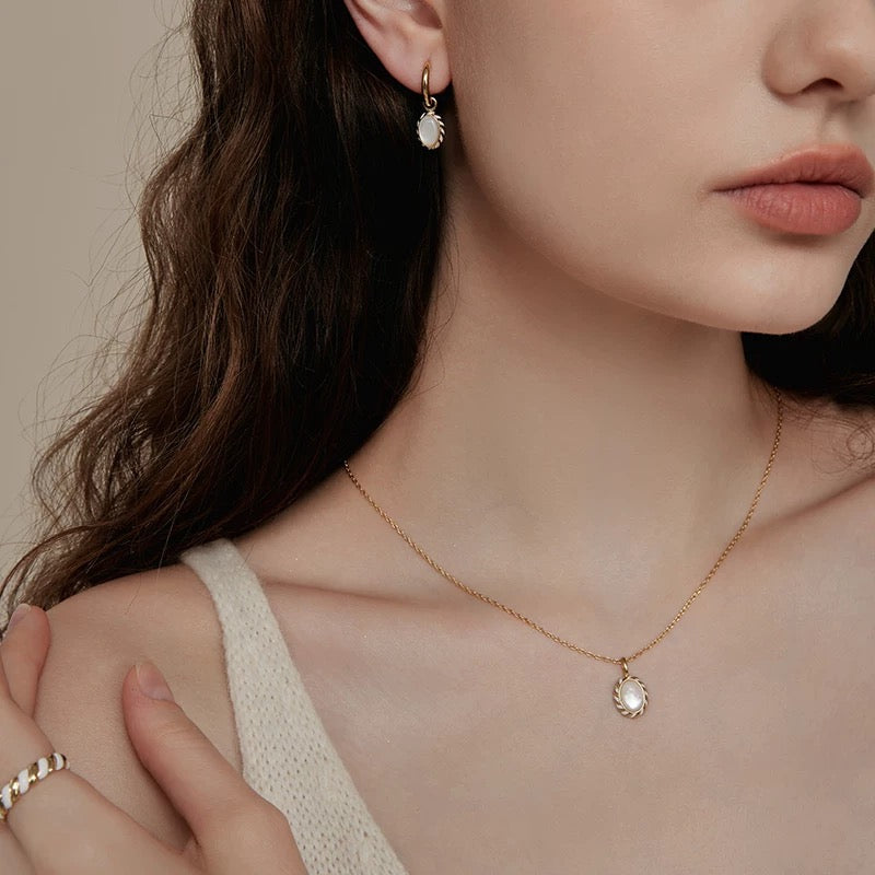 Velira Goldier Necklace Set