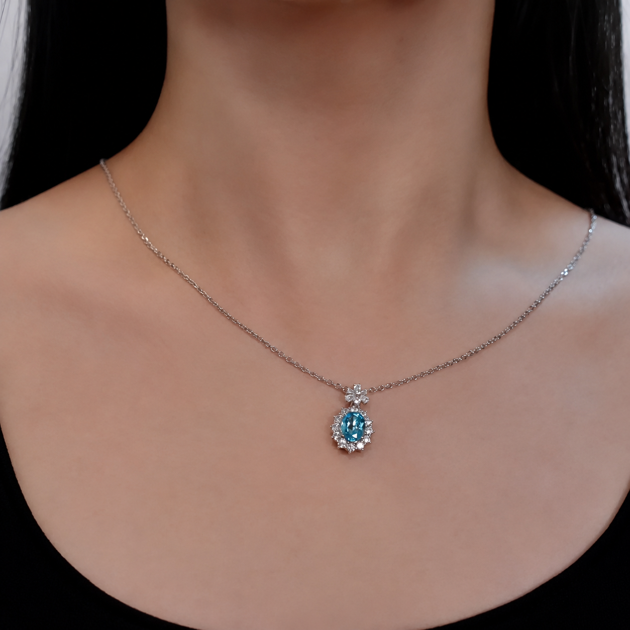 Velira Aquamarine D Necklace
