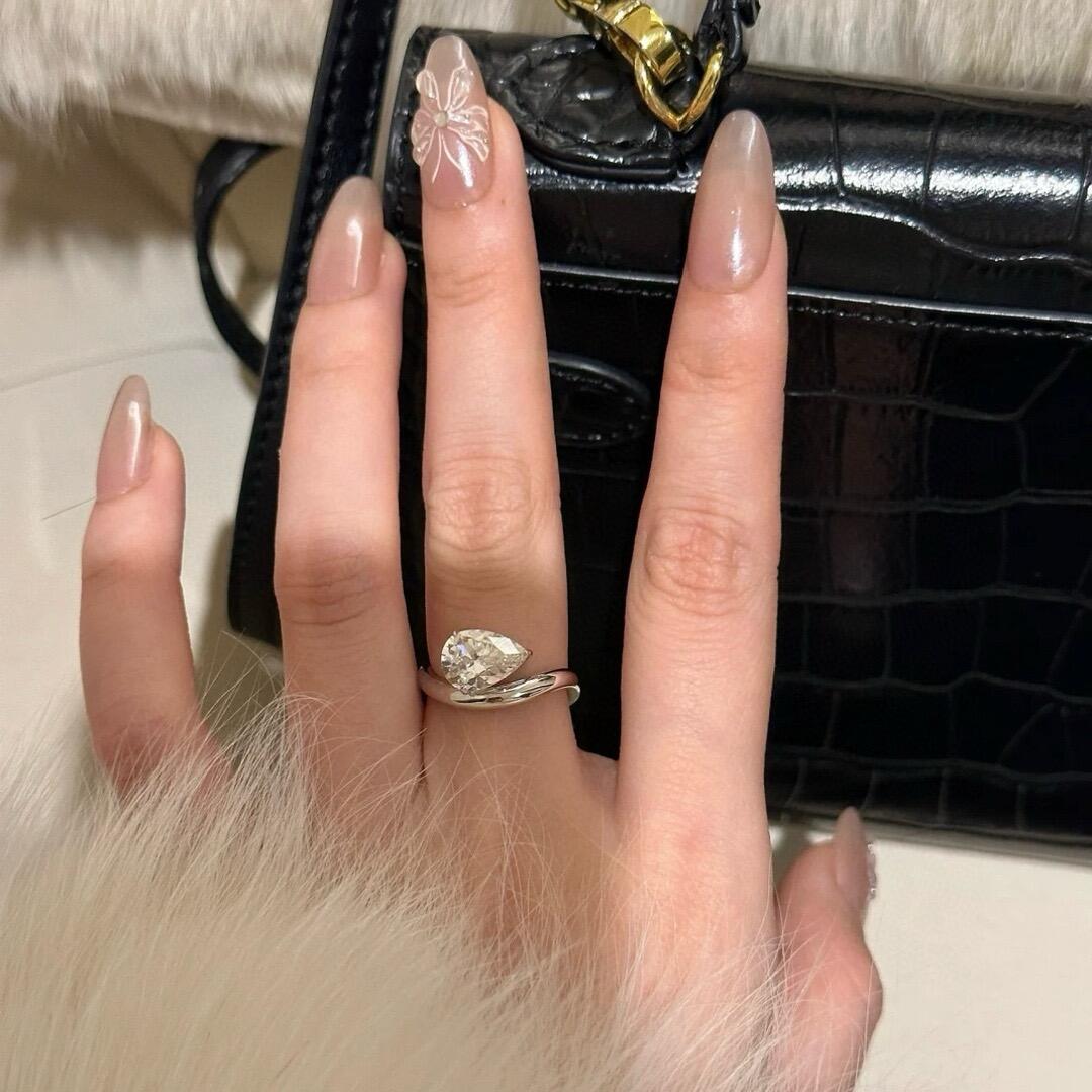 Velira Alba Ring