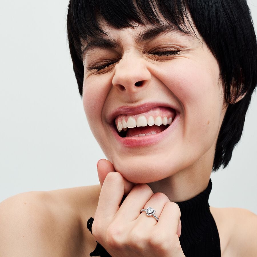 Velira Heart Ring