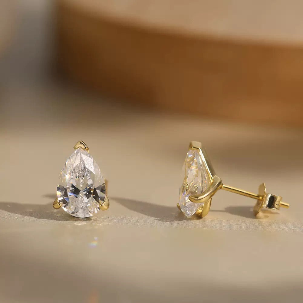 Velira Teardrop Diamond Necklace