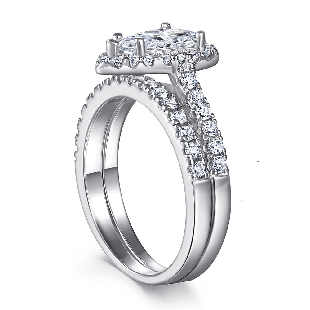 Velira Miaa Pear Ring