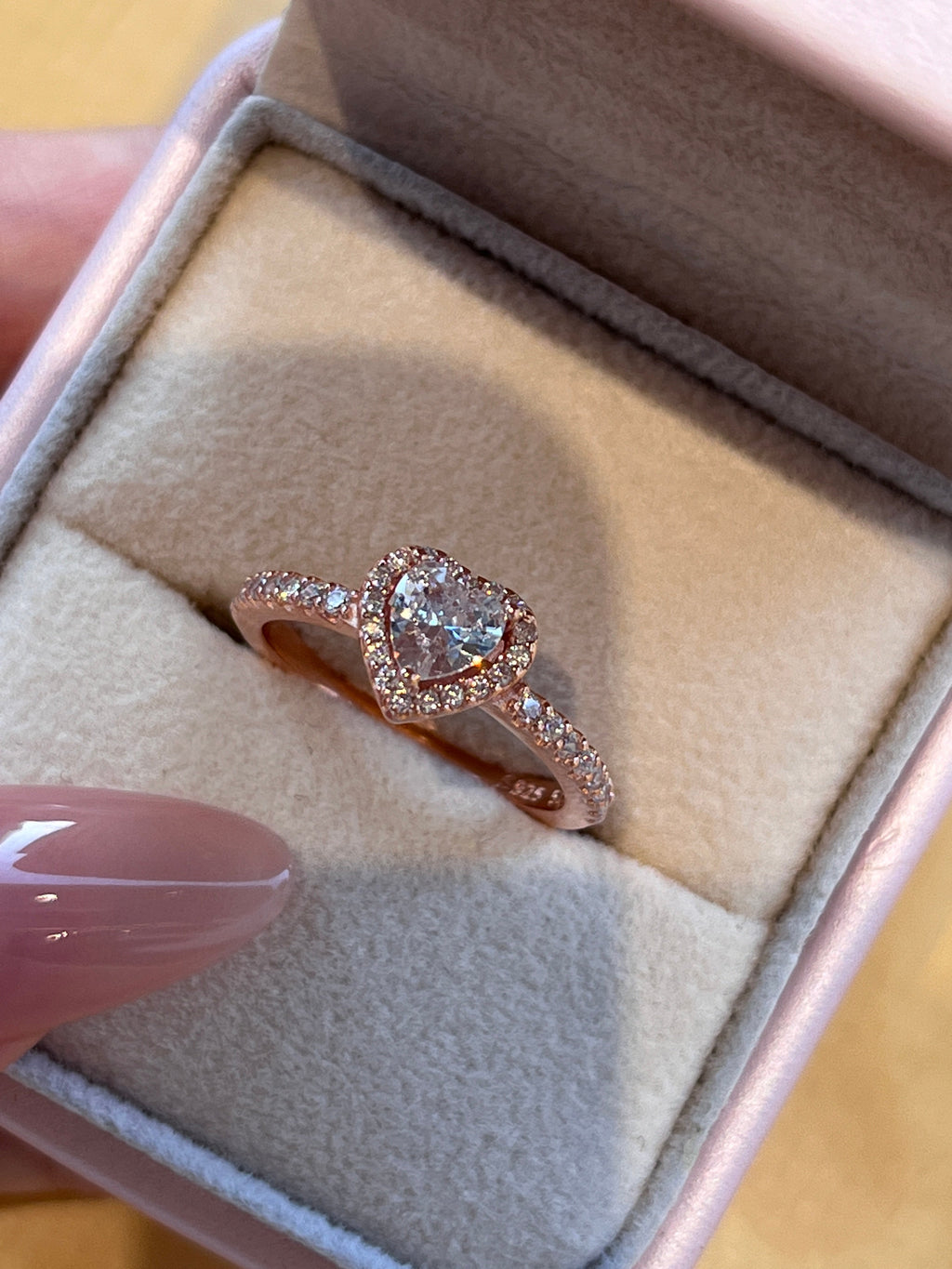 Velira Sparkling Heart Ring collection