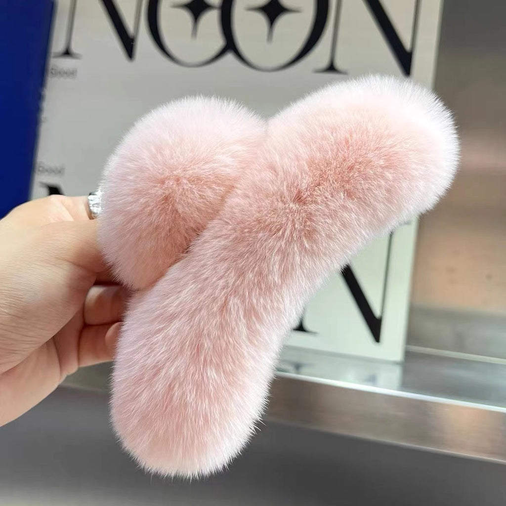 Velira Furry Claw Clip