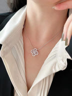 Velira HANA GARDEN NECKLACE