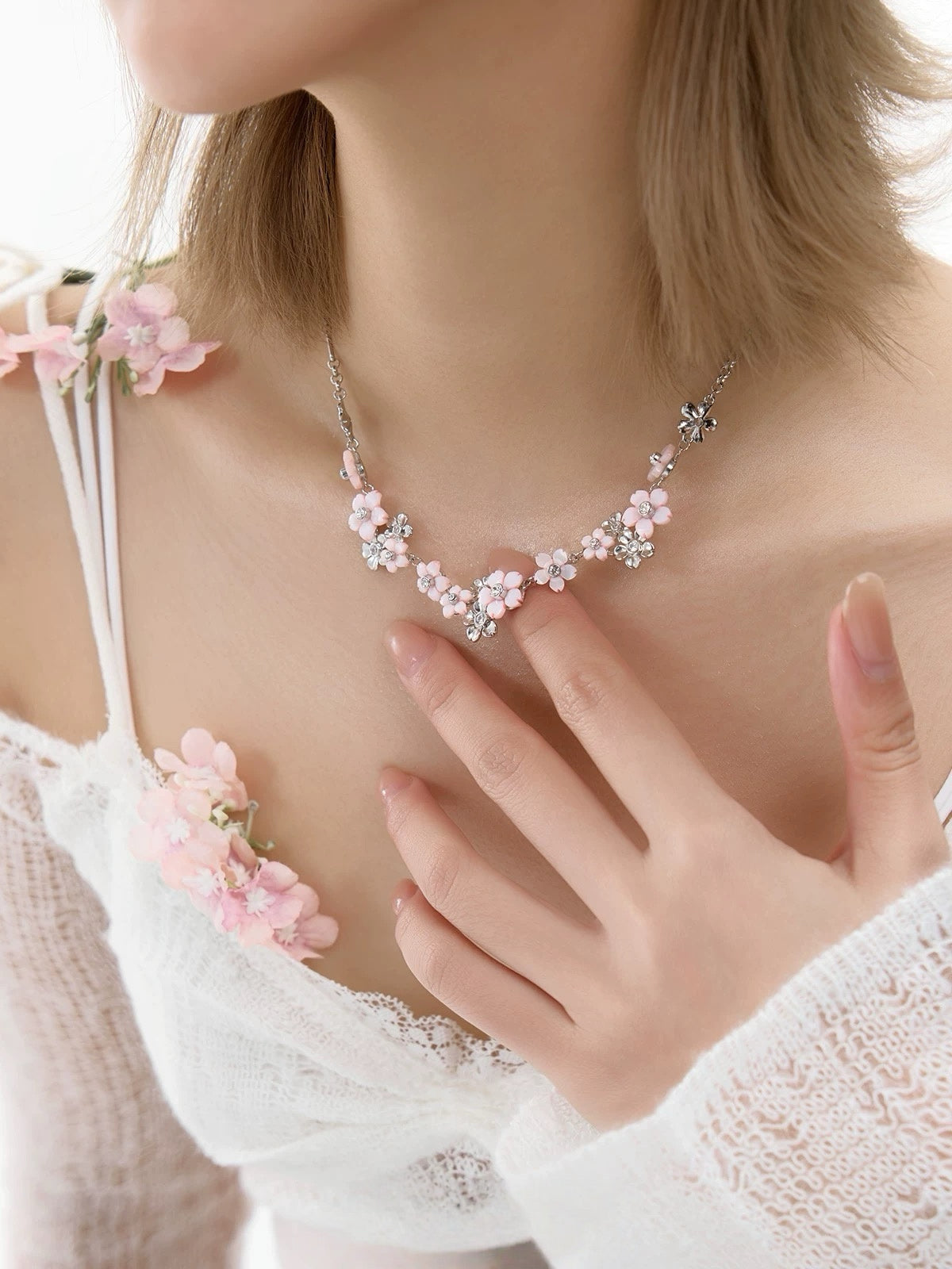 Velira BLOSSOM EARRING