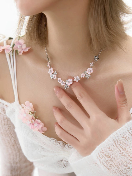 Velira BLOSSOM NECKLACE