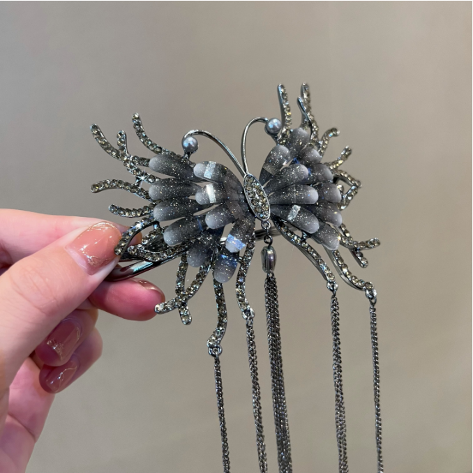 Velira Dark Butterfly Tassel hairpin