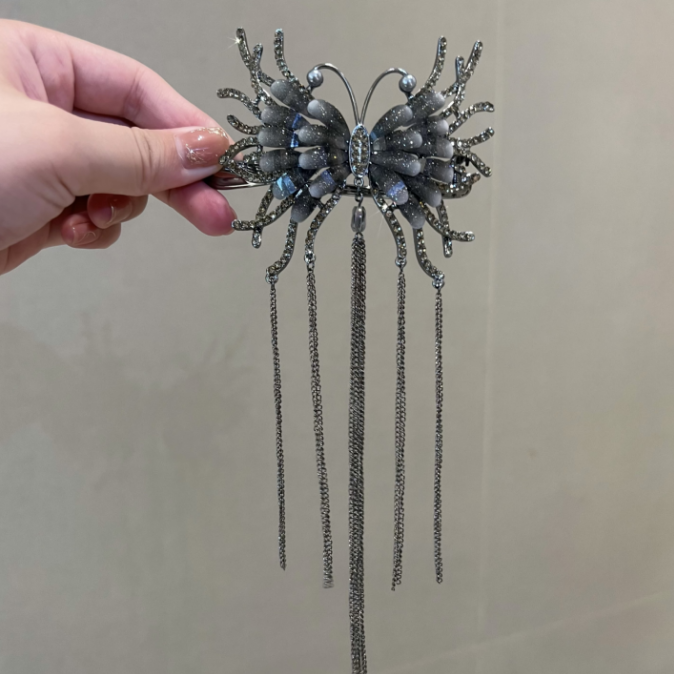 Velira Dark Butterfly Tassel hairpin